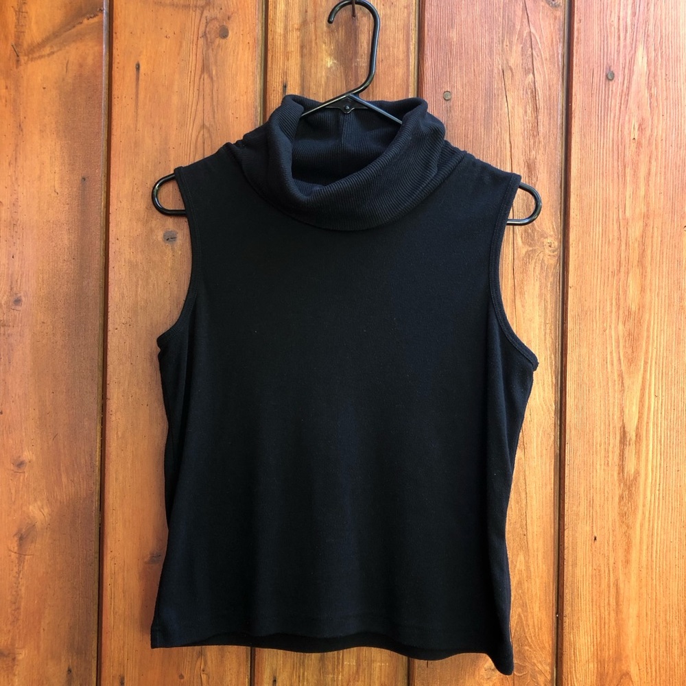 Jason Maxwell| Black shortsleeved shirt